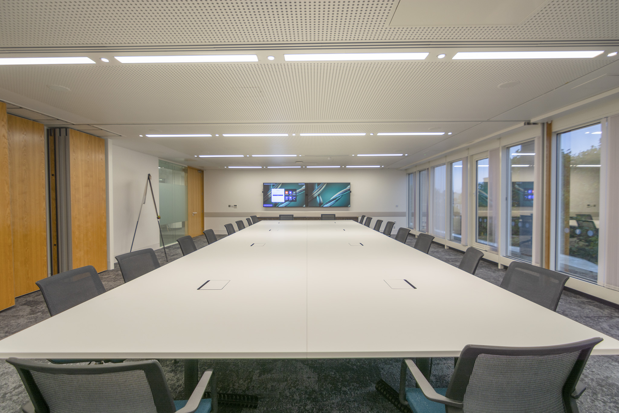 John Lewis Head Office Edge Lighting John Lewis Head Office Edge Lighting
